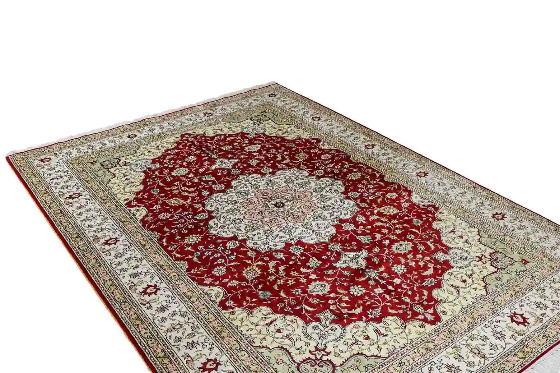 Kollektionsbanner: Klassische Teppiche - Kunstseidenteppiche © Daniel Khademi, Jupiter Intl.