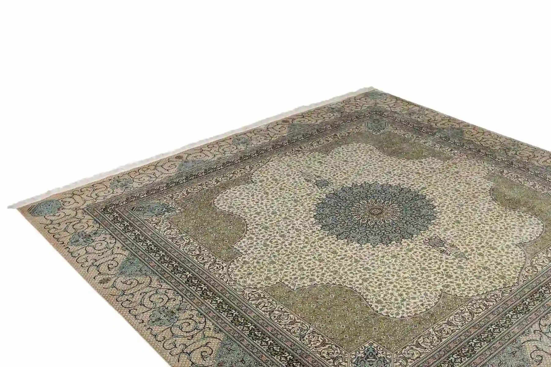 Kollektionsbanner: Teppichform - Quadrat © Daniel Khademi, JUPITER Intl.