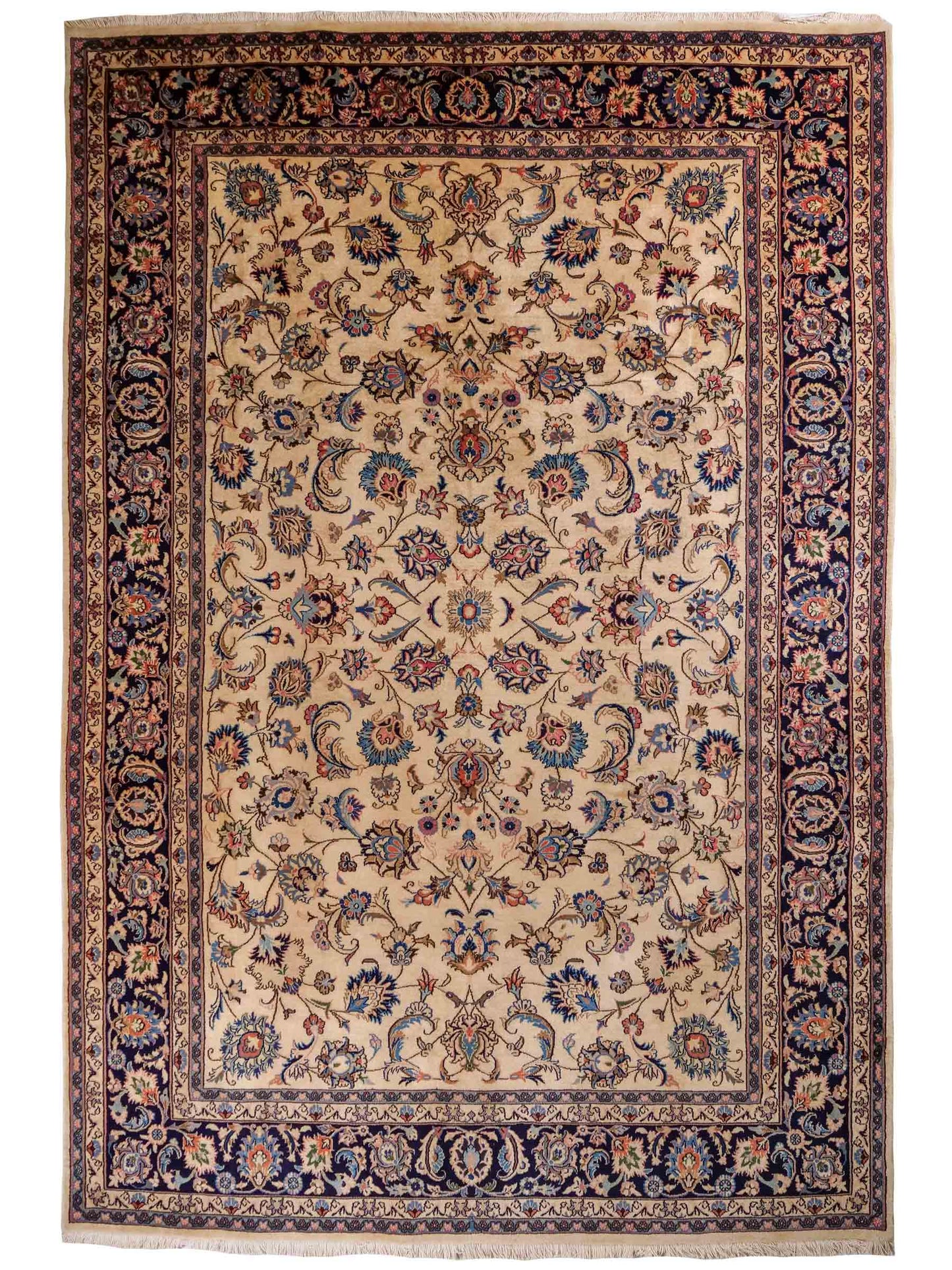 Handgeknüpfter Maschhad Perserteppich von Khademi aus Wolle, cremeweiß, beige. Klassisches, florales Allover-Design. Traditionell von Hand geknüpft in Iran / Persien. Größe: 299 cm x 198 cm. Teppichnummer: RB3-1070. Verkauf durch Jupiter Intl.