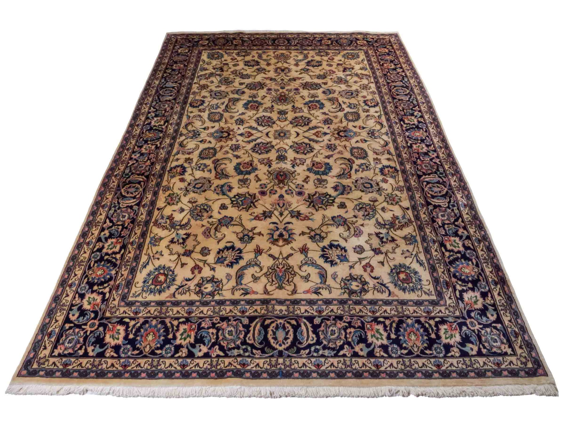 Handgeknüpfter Maschhad Perserteppich von Khademi aus Wolle, cremeweiß, beige. Klassisches, florales Allover-Design. Traditionell von Hand geknüpft in Iran / Persien. Größe: 299 cm x 198 cm. Teppichnummer: RB3-1070. Verkauf durch Jupiter Intl.