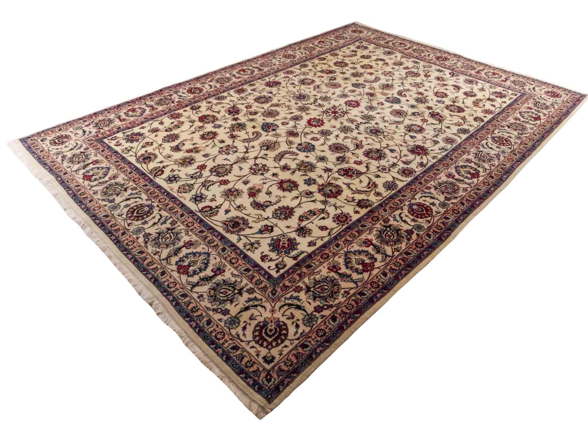 Handgeknüpfter Maschhad Perserteppich von Khademi aus Wolle mit Seide, creme. Klassisches, florales Allover-Design. Traditionell von Hand geknüpft in Iran / Persien. Größe: 358 cm x 247 cm. Teppichnummer: RB3-1071. Verkauf durch Jupiter Intl.