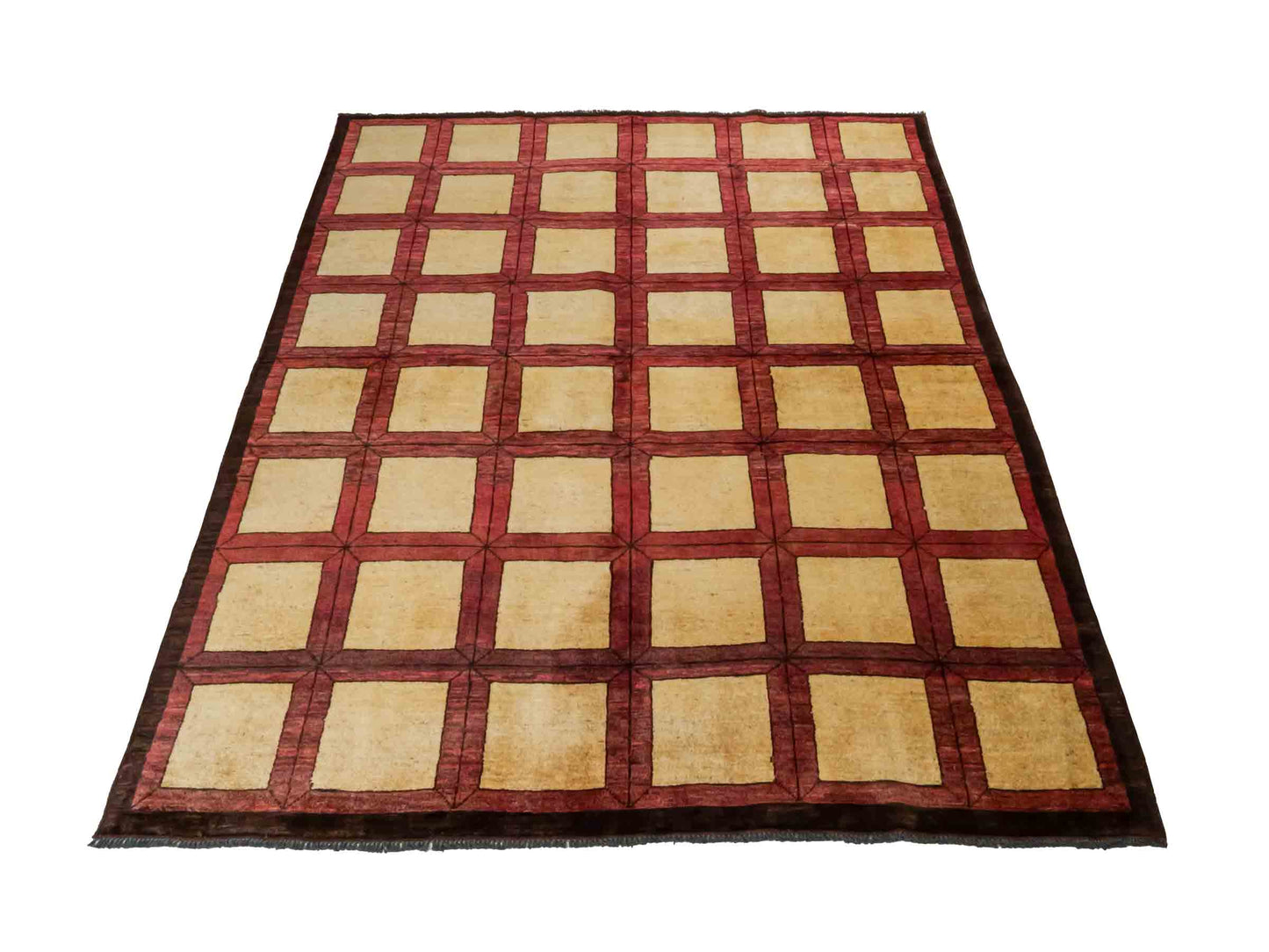 Handgeknüpfter Design Ziegler Orientteppich von Khademi aus Wolle, beige, rot, gold. Modernes Box- / Feldmuster. Traditionell von Hand geknüpft in Afghanistan. Größe: 177 cm x 144 cm. Teppichnummer: RB3-1015. Verkauf durch Jupiter Intl.