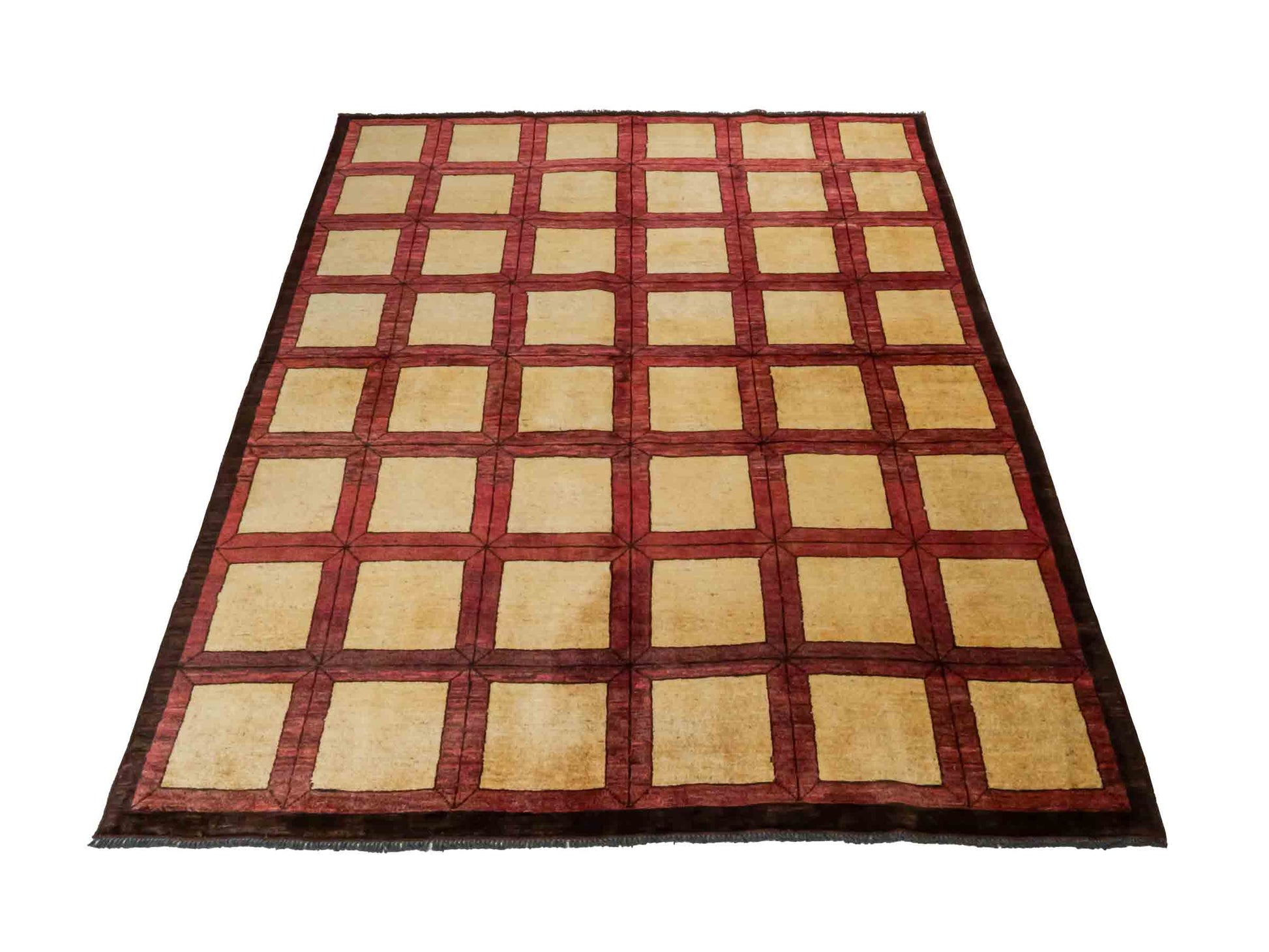 Handgeknüpfter Design Ziegler Orientteppich von Khademi aus Wolle, beige, rot, gold. Modernes Box- / Feldmuster. Traditionell von Hand geknüpft in Afghanistan. Größe: 177 cm x 144 cm. Teppichnummer: RB3-1015. Verkauf durch Jupiter Intl.