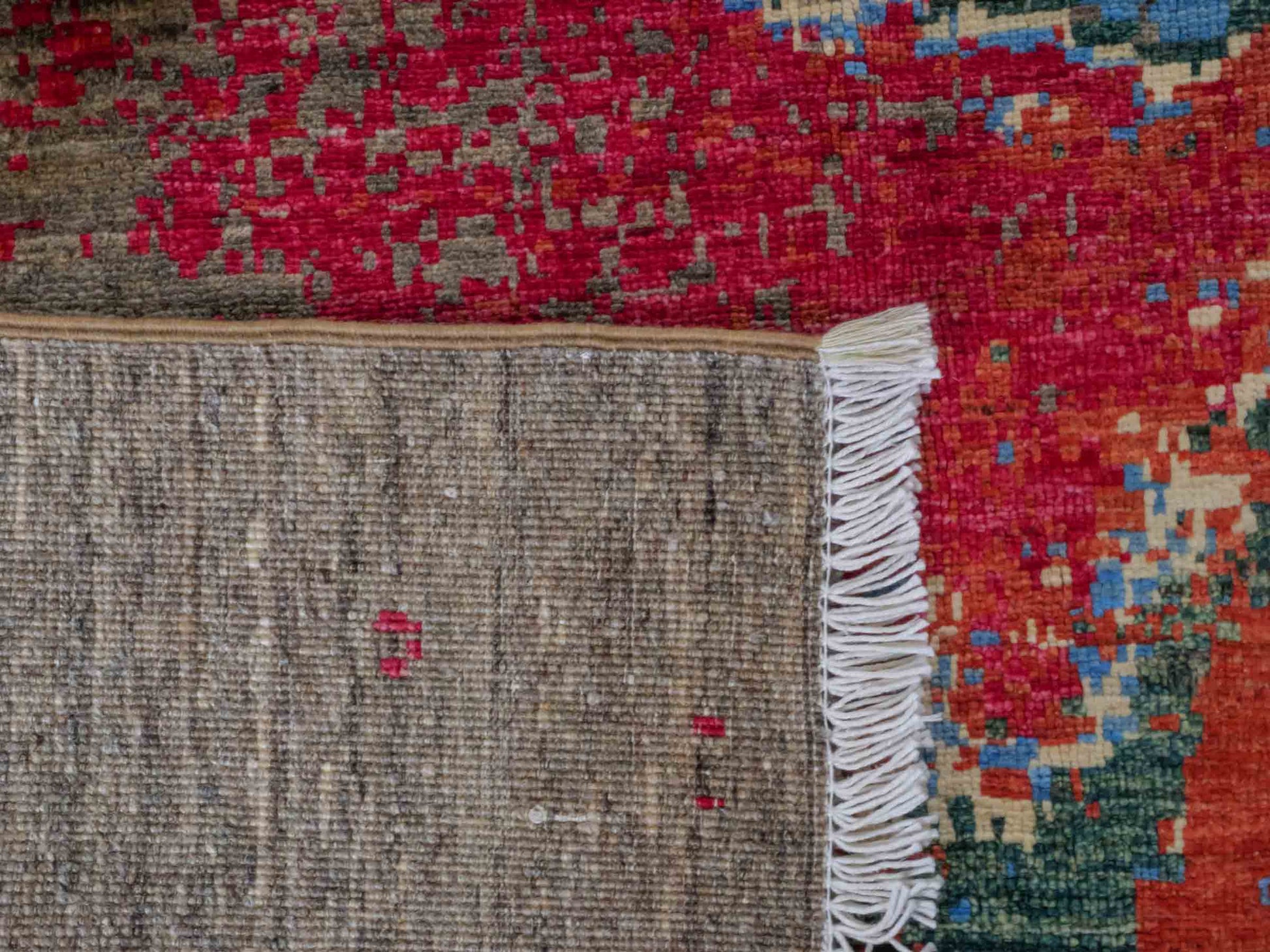 Handgeknüpfter Design Ziegler Orientteppich von Khademi aus Wolle, braun, rot, blau. Abstrakt-modernem Design. Traditionell von Hand geknüpft in Afghanistan. Größe: 236 cm x 172 cm. Teppichnummer: RB3-1036. Verkauf durch Jupiter Intl.
