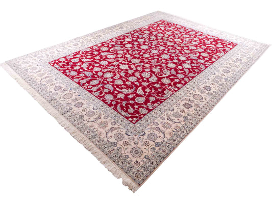 Handgeknüpfter Nain 6La Perserteppich von Khademi aus Wolle mit Seide, rot, weiß. Klassisches Allover-Design. Traditionell von Hand geknüpft in Iran / Persien. Größe: 357 cm x 260 cm. Teppichnummer: RB3-1098. Verkauf durch Jupiter Intl.