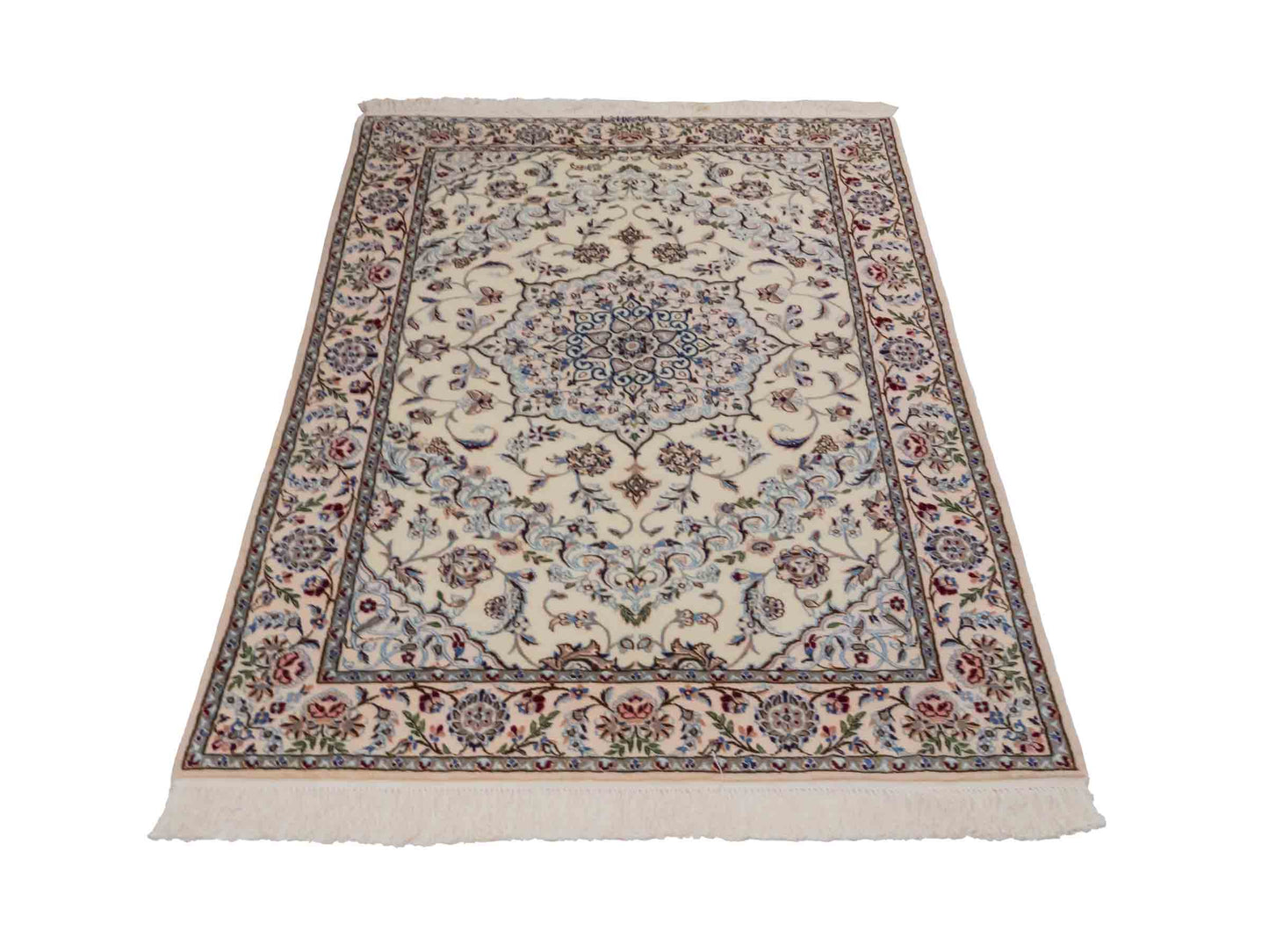 Handgeknüpfter Nain 6La Perserteppich von Habibian für Khademi, signiert, aus Wolle mit Seide, cremeweiß. Persischer Orientteppich mit Medaillon. Von Hand geknüpft in Iran / Persien. Größe: 150 x 100 cm. Teppichnummer: SB3-1036 Jupiter Intl.