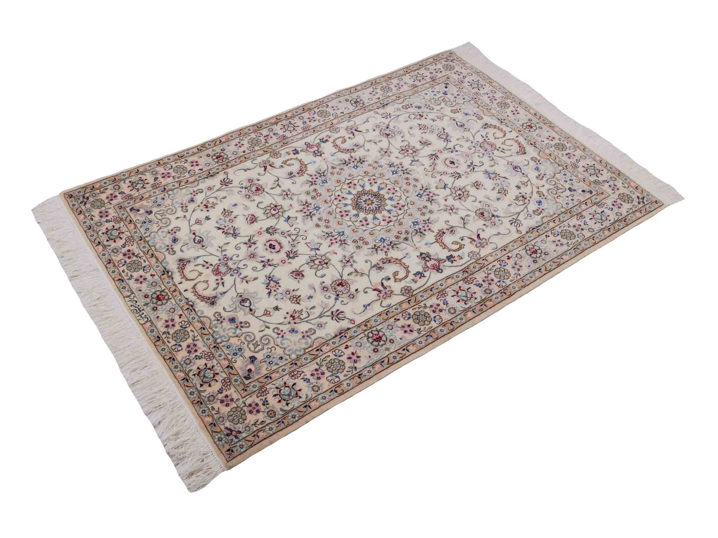 Handgeknüpfter Nain 6La Perserteppich von Habibian für Khademi, signiert, aus Wolle mit Seide, cremeweiß. Persischer Orientteppich mit Medaillon. Von Hand geknüpft in Iran / Persien. Größe: 152 x 103 cm. Teppichnummer: SB3-1035 Jupiter Intl.