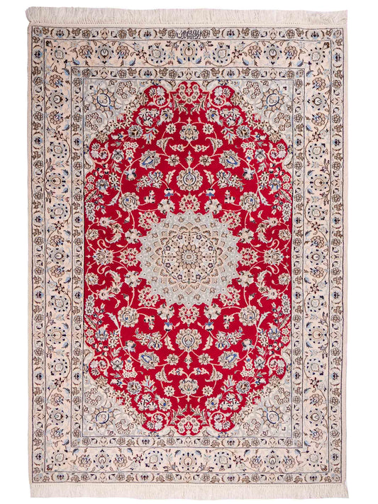 Handgeknüpfter Nain 6La Perserteppich von Habibian für Khademi, signiert, aus Wolle mit Seide, rot-weiß. Persischer Orientteppich mit Medaillon. Von Hand geknüpft in Iran / Persien. Größe: 170 x 120 cm. Teppichnummer: SB3-1041 Jupiter Intl.
