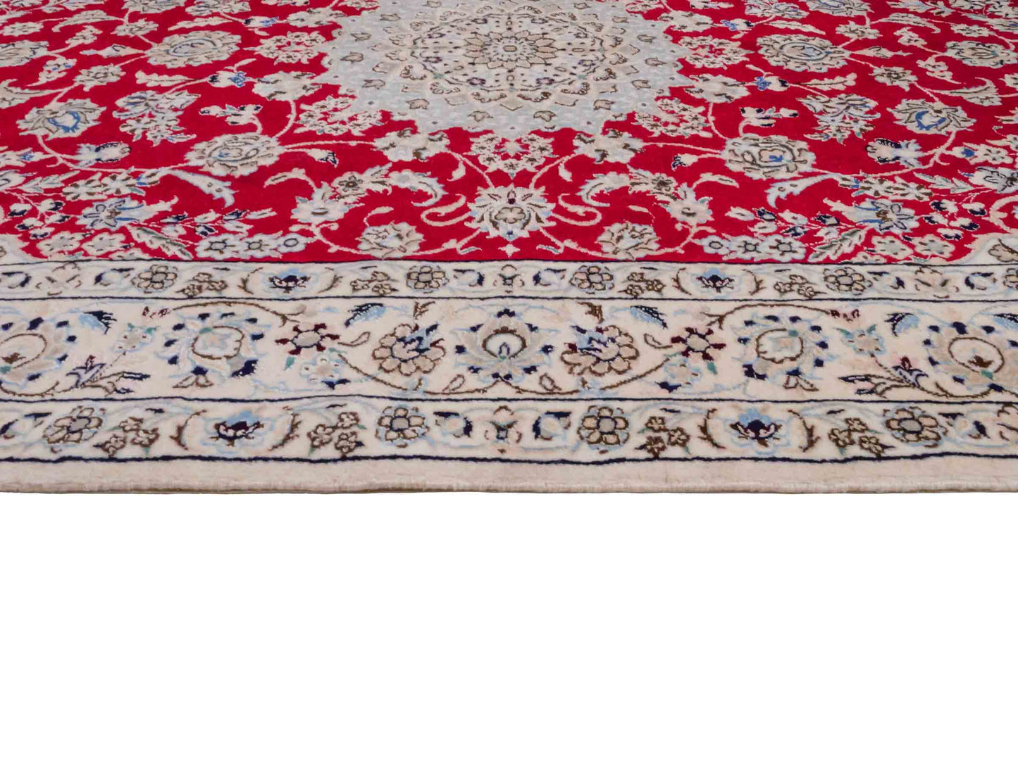 Handgeknüpfter Nain 6La Perserteppich von Habibian für Khademi, signiert, aus Wolle mit Seide, rot-weiß. Persischer Orientteppich mit Medaillon. Von Hand geknüpft in Iran / Persien. Größe: 170 x 120 cm. Teppichnummer: SB3-1041 Jupiter Intl.