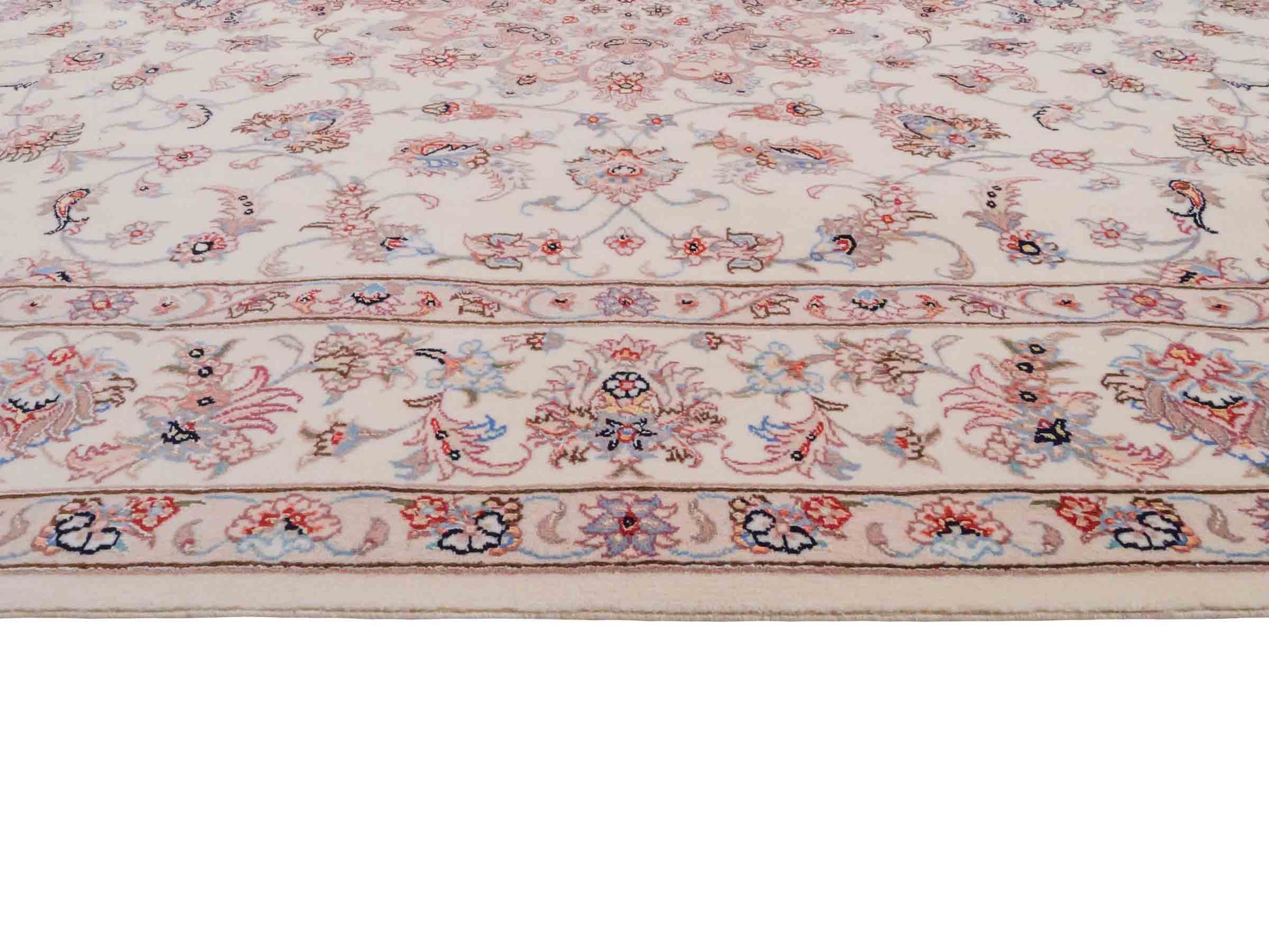 Handgeknüpfter Nain 6La Perserteppich von Khademi aus Wolle mit Seide, cremeweiß-beige. Persischer Orientteppich mit Medaillon. Von Hand geknüpft in Iran / Persien. Größe: 240 cm x 168 cm. Teppichnummer: SB3-1078 | Jupiter Intl.