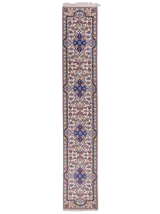 Handgeknüpfter Nain 6La Läufer-Perserteppich von Khademi aus Wolle mit Seide, cremeweiß. Persischer Teppich, durchgemustert. Von Hand geknüpft in Iran. Größe: 280 cm x 50 cm. Teppichnummer: DB3-1001. Verkauf durch Jupiter Intl.