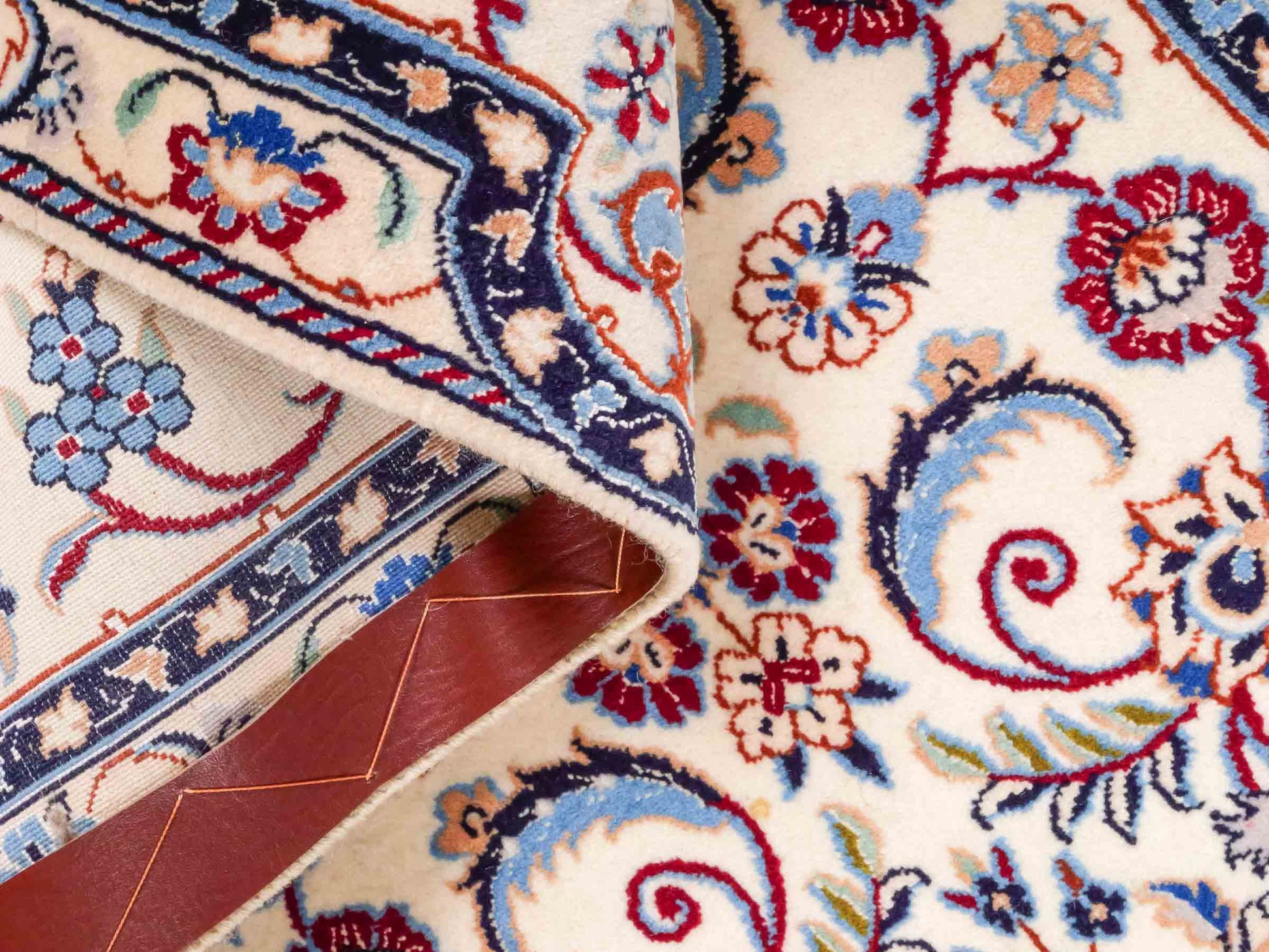 Handgeknüpfter Nain 6La Läufer-Perserteppich von Khademi aus Wolle mit Seide, cremeweiß. Persischer Teppich, durchgemustert. Von Hand geknüpft in Iran. Größe: 280 cm x 50 cm. Teppichnummer: DB3-1001. Verkauf durch Jupiter Intl.