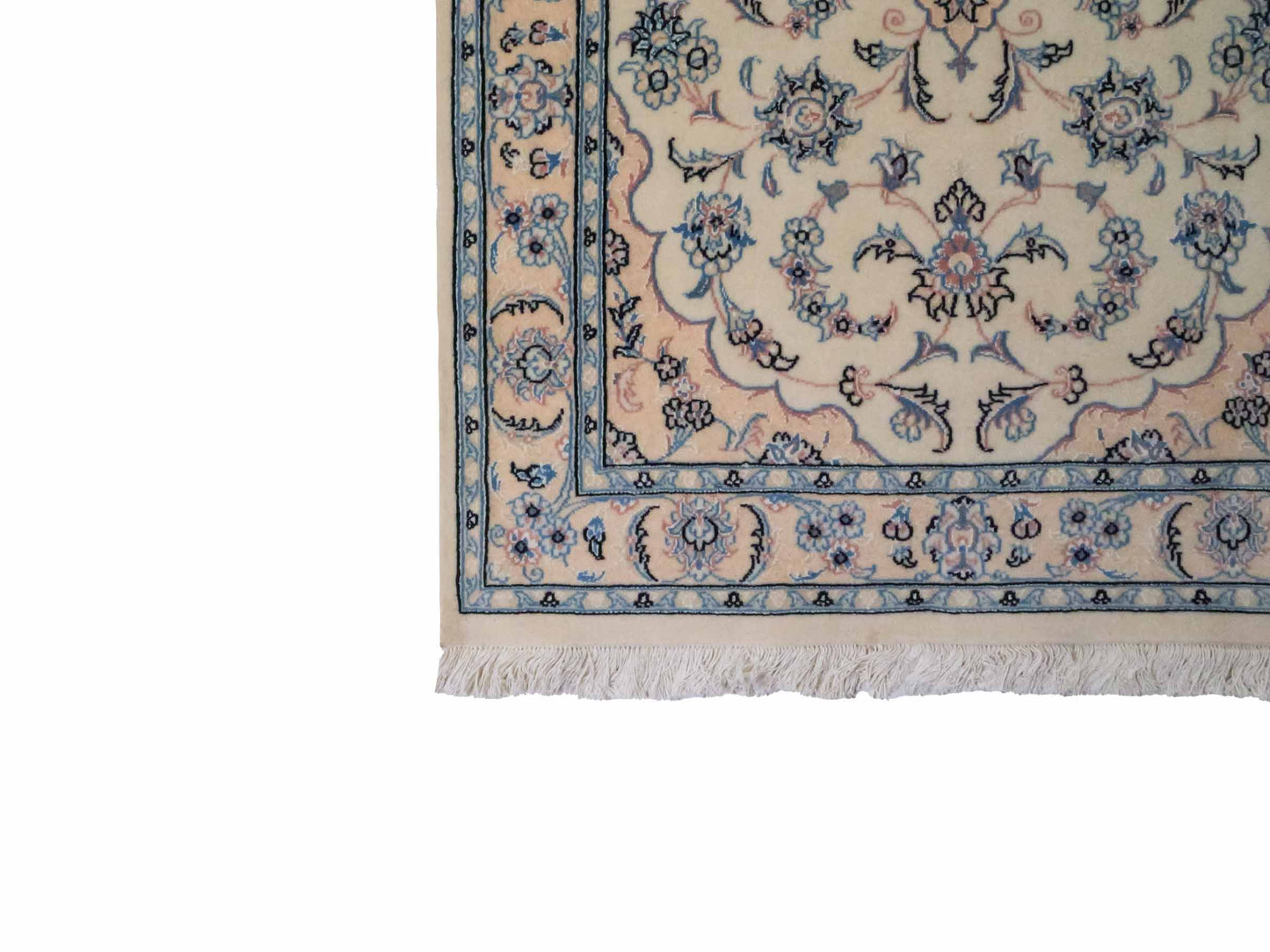 Handgeknüpfter Nain 9La Läufer-Perserteppich von Khademi aus Wolle mit Seide, cremeweiß. Klassisches Medaillon-Design. Von Hand geknüpft in Iran / Persien. Größe: 356 cm x 86 cm. Teppichnummer: RB3-1086. Verkauf durch Jupiter Intl.