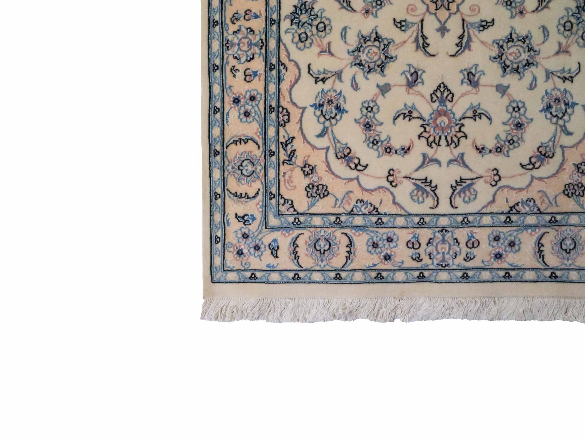 Handgeknüpfter Nain 9La Läufer-Perserteppich von Khademi aus Wolle mit Seide, cremeweiß. Klassisches Medaillon-Design. Von Hand geknüpft in Iran / Persien. Größe: 356 cm x 86 cm. Teppichnummer: RB3-1086. Verkauf durch Jupiter Intl.