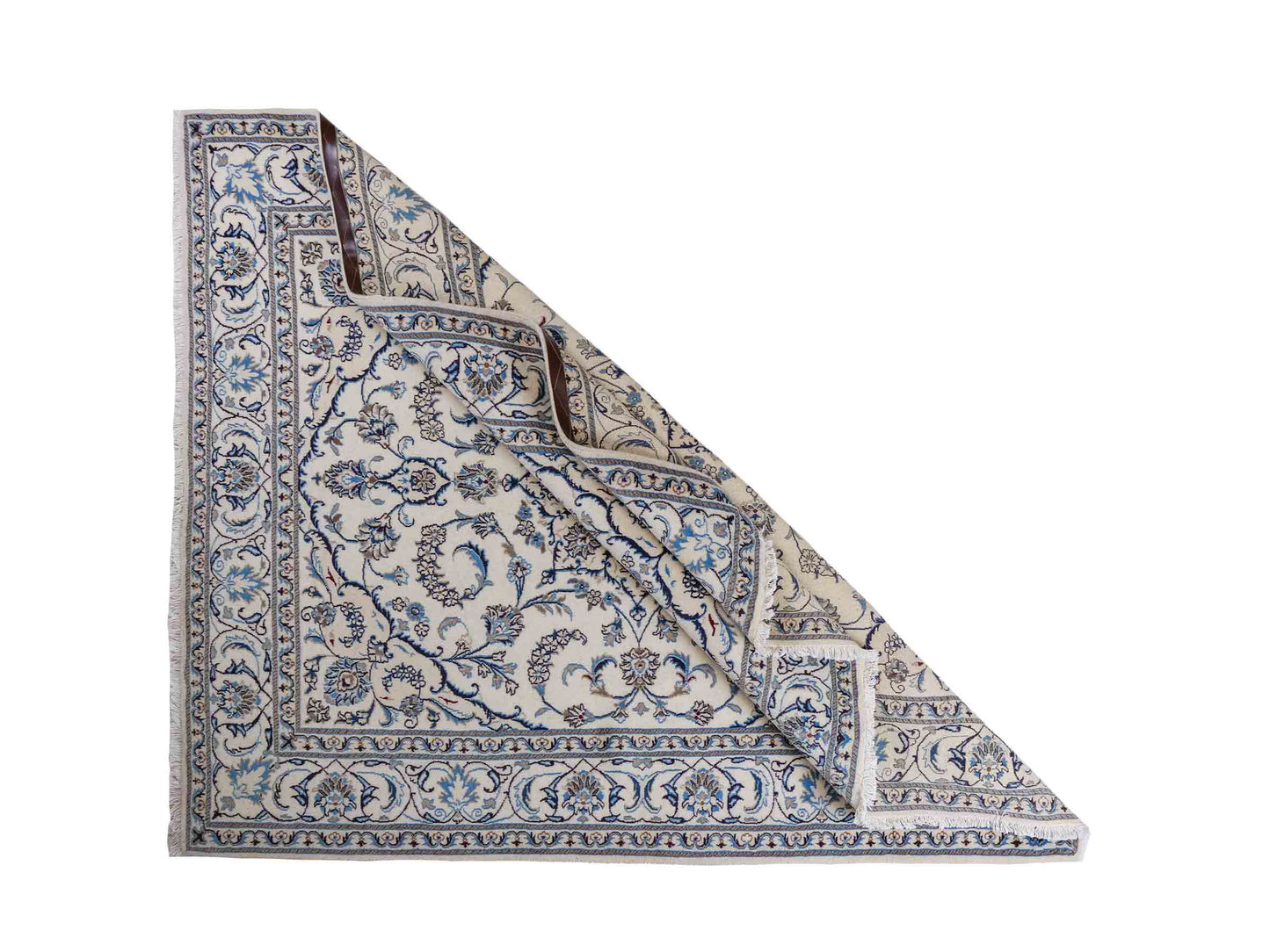 Handgeknüpfter Nain 9La Perserteppich von Khademi aus Wolle mit Seide, weiß, blau. Klassisches Medaillon-Design. Traditionell von Hand geknüpft in Iran / Persien. Größe: 241 cm x 205 cm. Teppichnummer: RB3-1089. Verkauf durch Jupiter Intl.