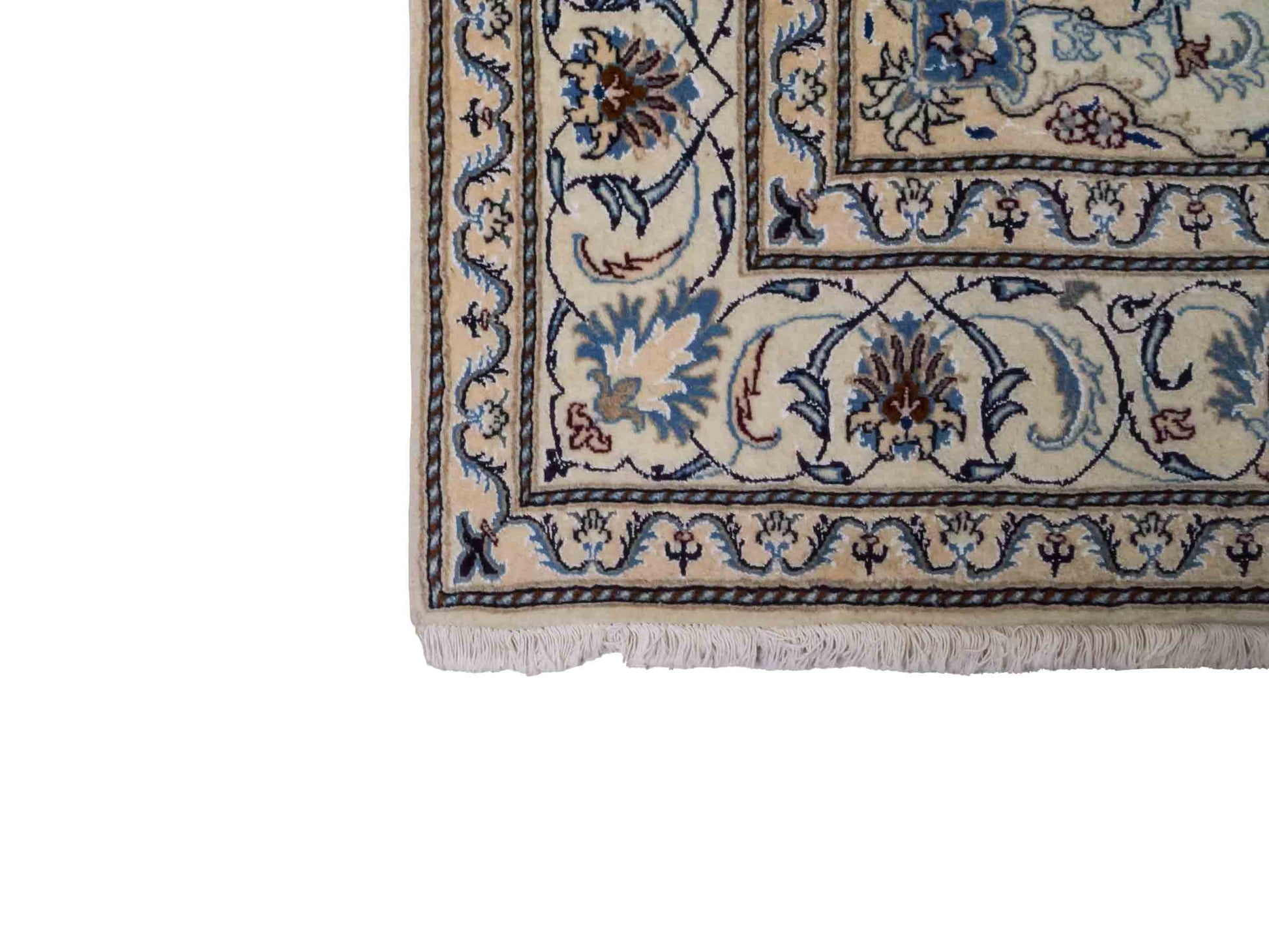 Handgeknüpfter Nain 9La Perserteppich von Khademi aus Wolle mit Seide, blau, weiß. Klassisches Medaillon-Design. Traditionell von Hand geknüpft in Iran / Persien. Größe: 308 cm x 194 cm. Teppichnummer: RB3-1083. Verkauf durch Jupiter Intl.