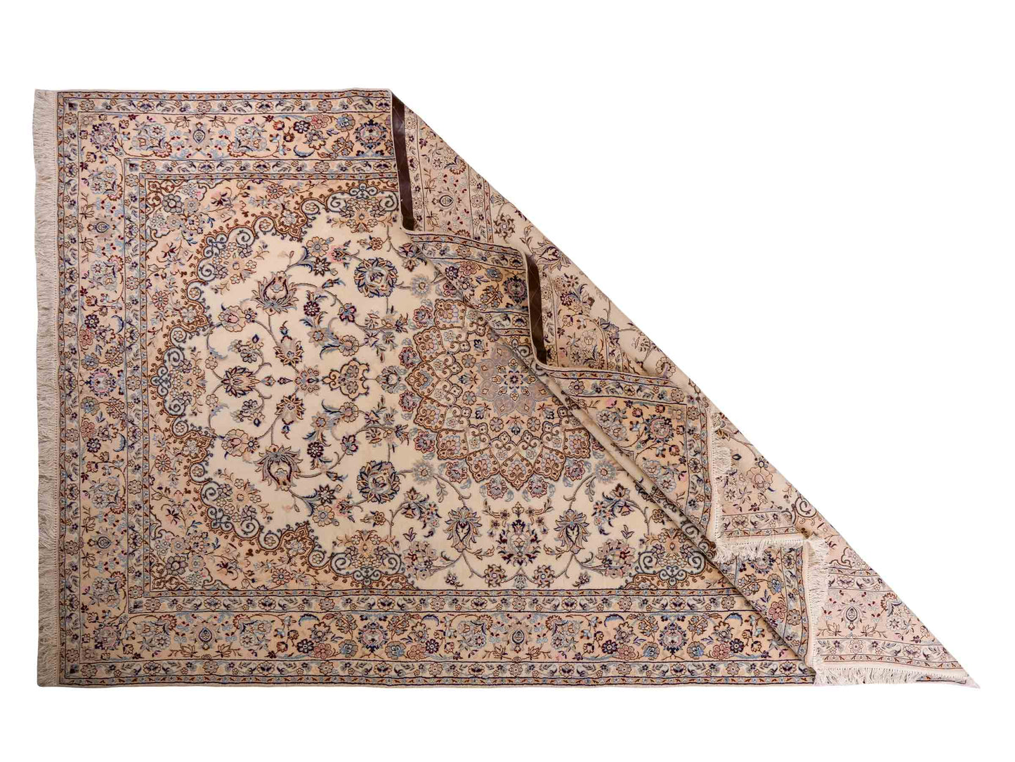 Handgeknüpfter Nain 9La Perserteppich von Khademi aus Wolle mit Seide, cremeweiß. Klassisches Medaillon-Design. Traditionell von Hand geknüpft in Iran / Persien. Größe: 319 cm x 203 cm. Teppichnummer: RB3-1085. Verkauf durch Jupiter Intl.