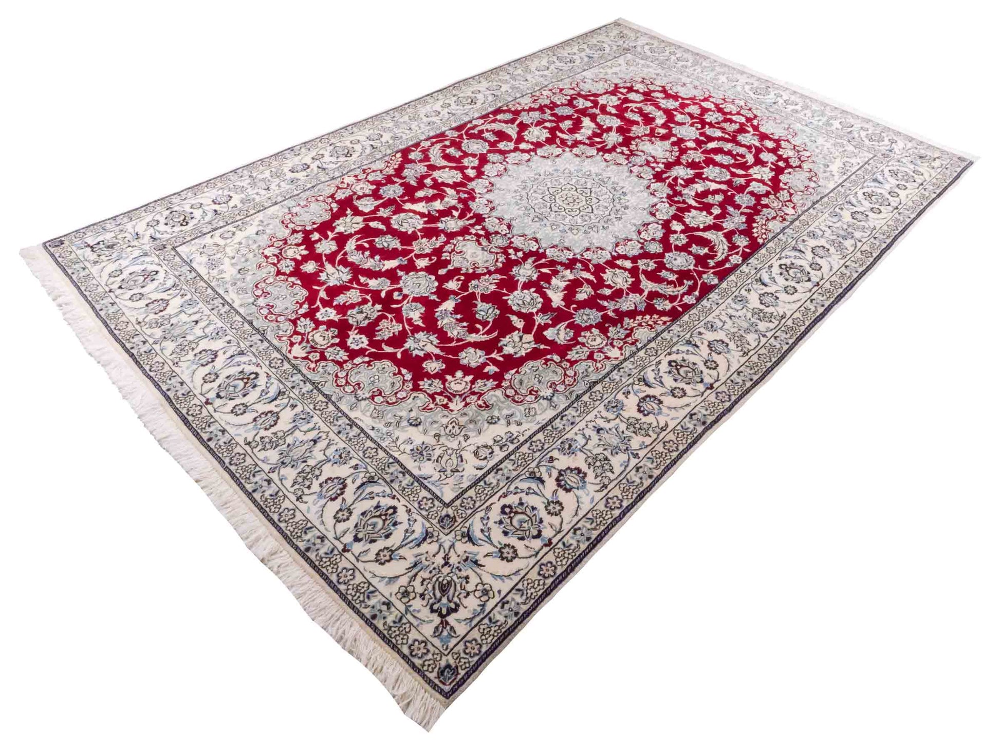 Handgeknüpfter Nain 9La Perserteppich von Khademi mit Signatur aus Wolle mit Seide, rot, weiß. Klassisches Medaillon-Design. Von Hand geknüpft in Iran / Persien. Größe: 321 cm x 204 cm. Teppichnummer: RB3-1084. Verkauf durch Jupiter Intl.