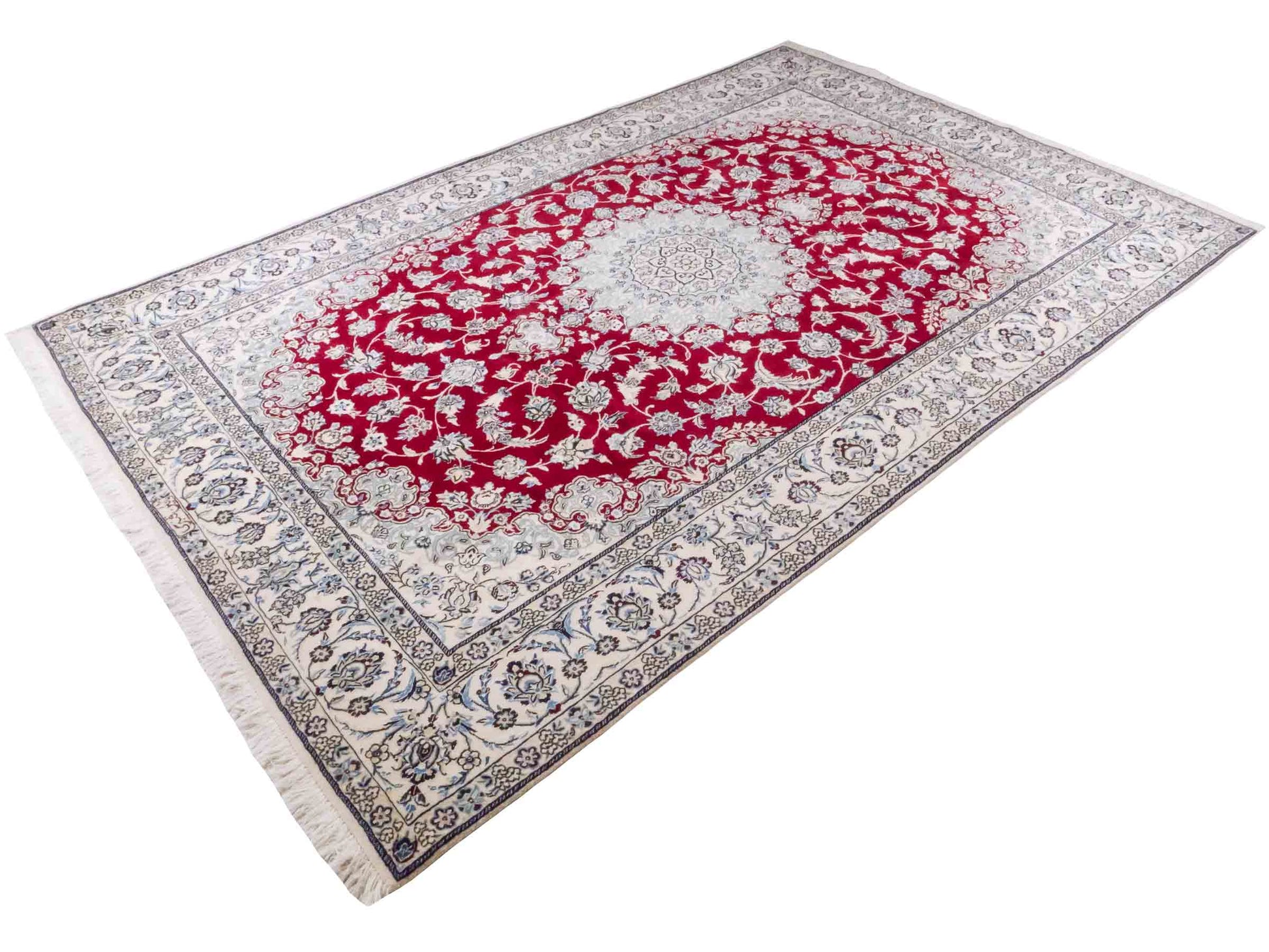 Handgeknüpfter Nain 9La Perserteppich von Khademi mit Signatur aus Wolle mit Seide, rot, weiß. Klassisches Medaillon-Design. Von Hand geknüpft in Iran / Persien. Größe: 321 cm x 204 cm. Teppichnummer: RB3-1084. Verkauf durch Jupiter Intl.