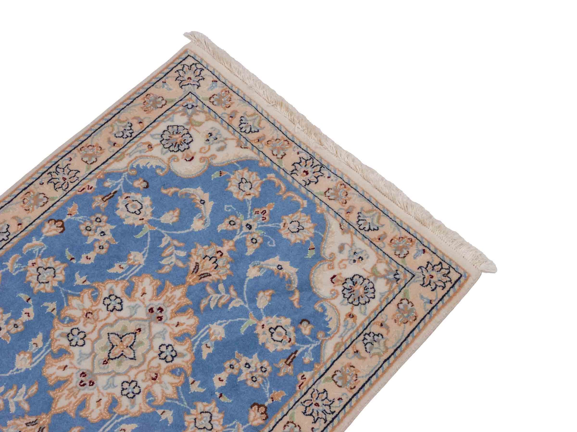Handgeknüpfter Nain 9La Perserteppich von Khademi aus Wolle mit Seide, hellblau, creme. Persischer Orientteppich mit Medaillon. Von Hand geknüpft in Iran / Persien. Größe: 90 cm x 62 cm. Teppichnummer: SB3-1015. Verkauf durch Jupiter Intl.