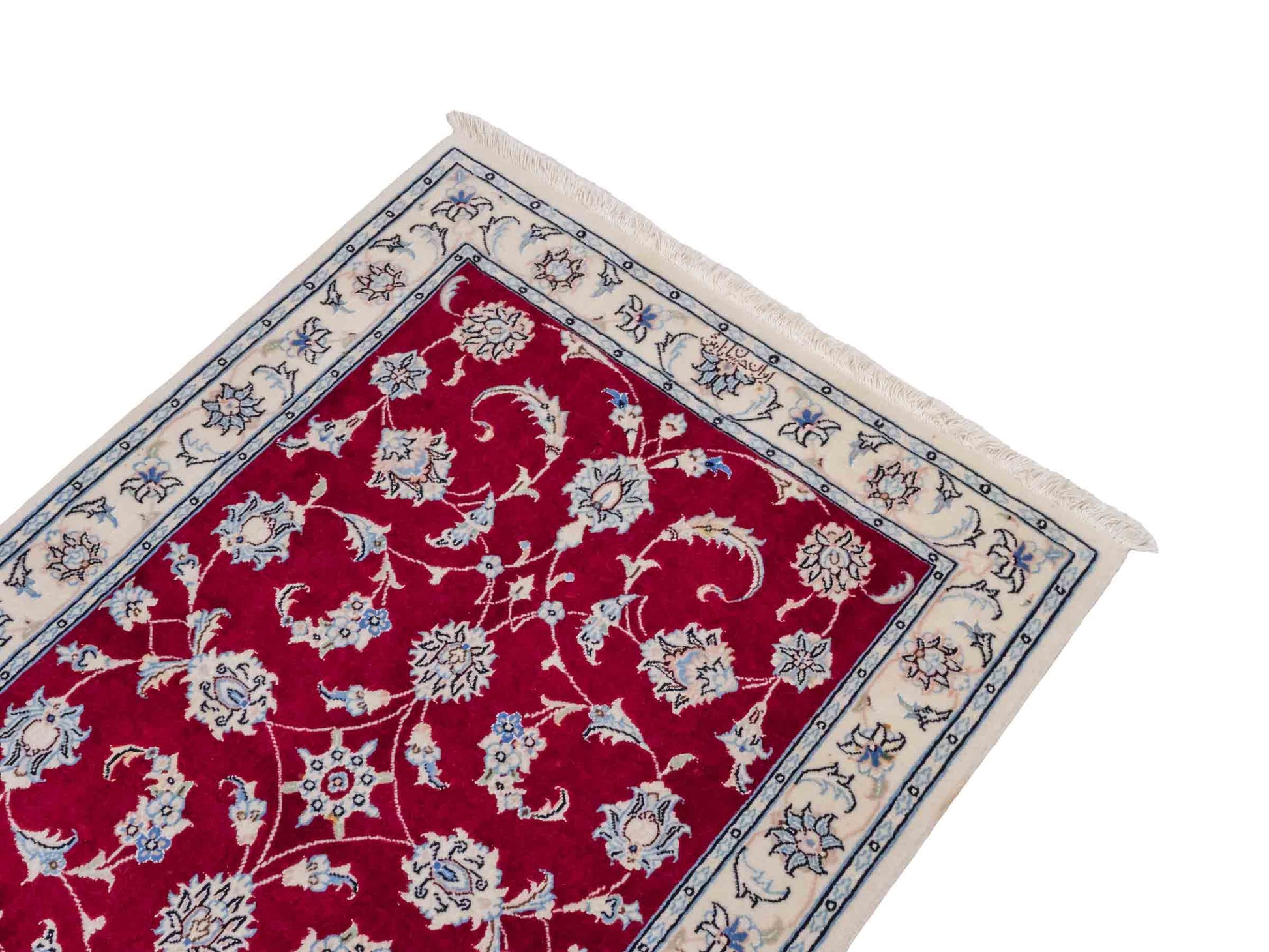Handgeknüpfter Nain 9La Perserteppich von Khademi, signiert, aus Wolle mit Seide, rot-weiß. Persischer Allover-Orientteppich. Von Hand geknüpft in Iran / Persien. Größe: 107 cm x 71 cm. Teppichnummer: SB3-1016. Verkauf durch Jupiter Intl.