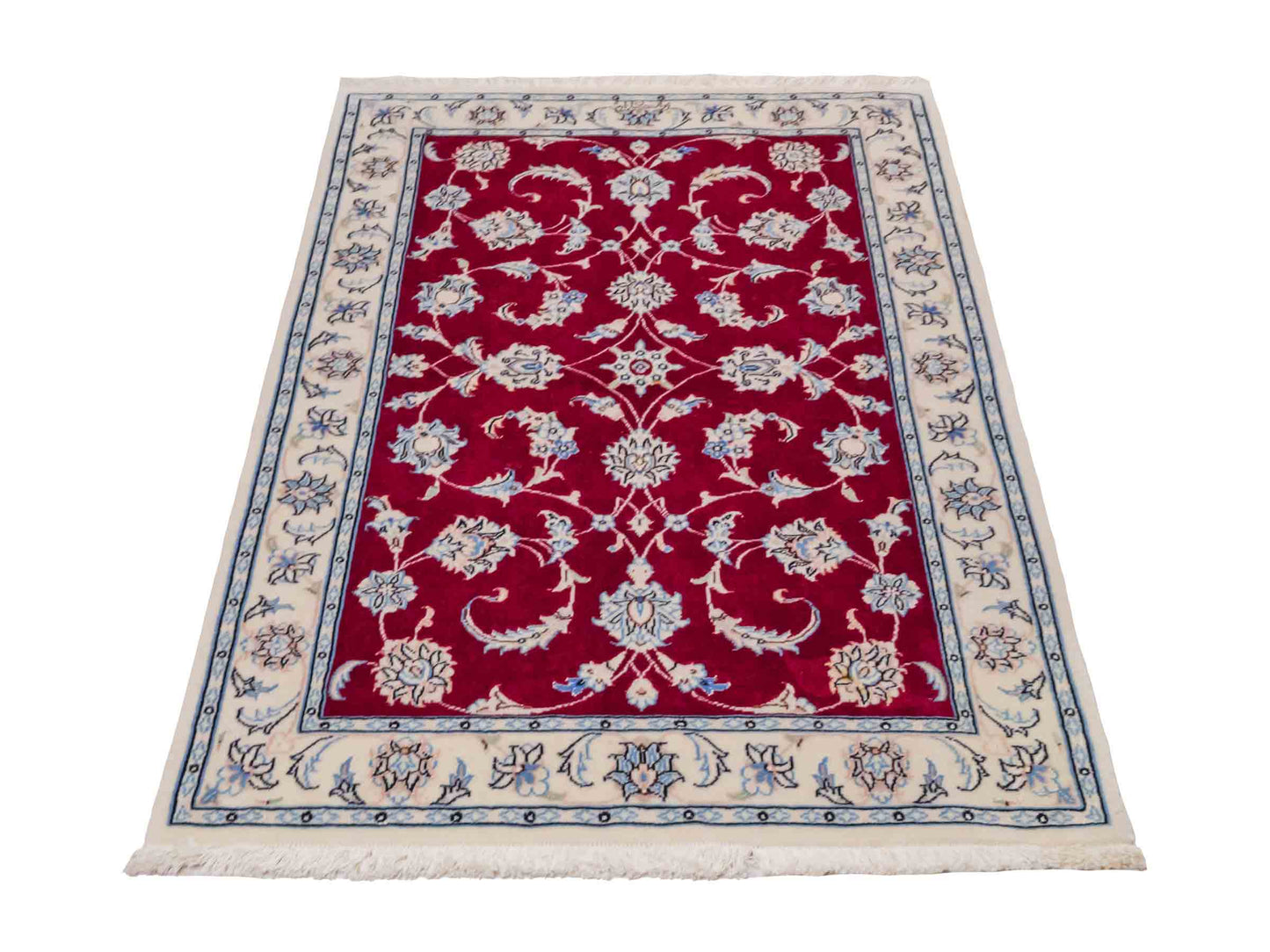Handgeknüpfter Nain 9La Perserteppich von Khademi, signiert, aus Wolle mit Seide, rot-weiß. Persischer Allover-Orientteppich. Von Hand geknüpft in Iran / Persien. Größe: 107 cm x 71 cm. Teppichnummer: SB3-1016. Verkauf durch Jupiter Intl.