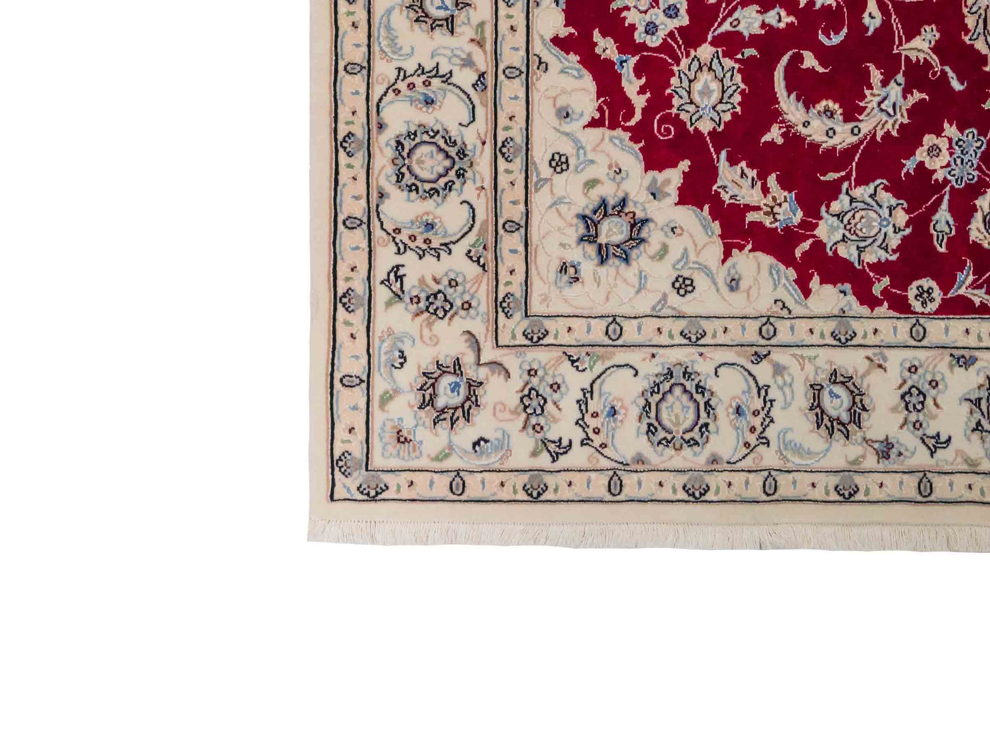 Handgeknüpfter Nain 9La Perserteppich von Khademi aus Wolle mit Seide, signiert, rot-elfenbein-weiß. Persischer Orientteppich mit Medaillon. Von Hand geknüpft in Iran / Persien. Größe: 203 cm x 140 cm. Teppichnummer: SB3-1110 | Jupiter Intl.
