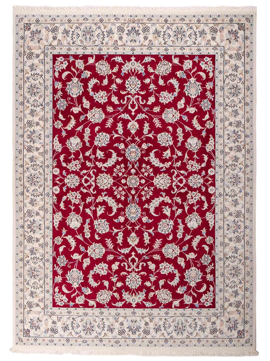 Handgeknüpfter Nain 9La Perserteppich von Khademi aus Wolle mit Seide, signiert, rot-elfenbein-weiß. Persischer Orientteppich mit Allover-Motiv. Von Hand geknüpft in Iran / Persien. Größe: 206 x 138 cm. Teppichnummer: SB3-1088 | Jupiter Intl.