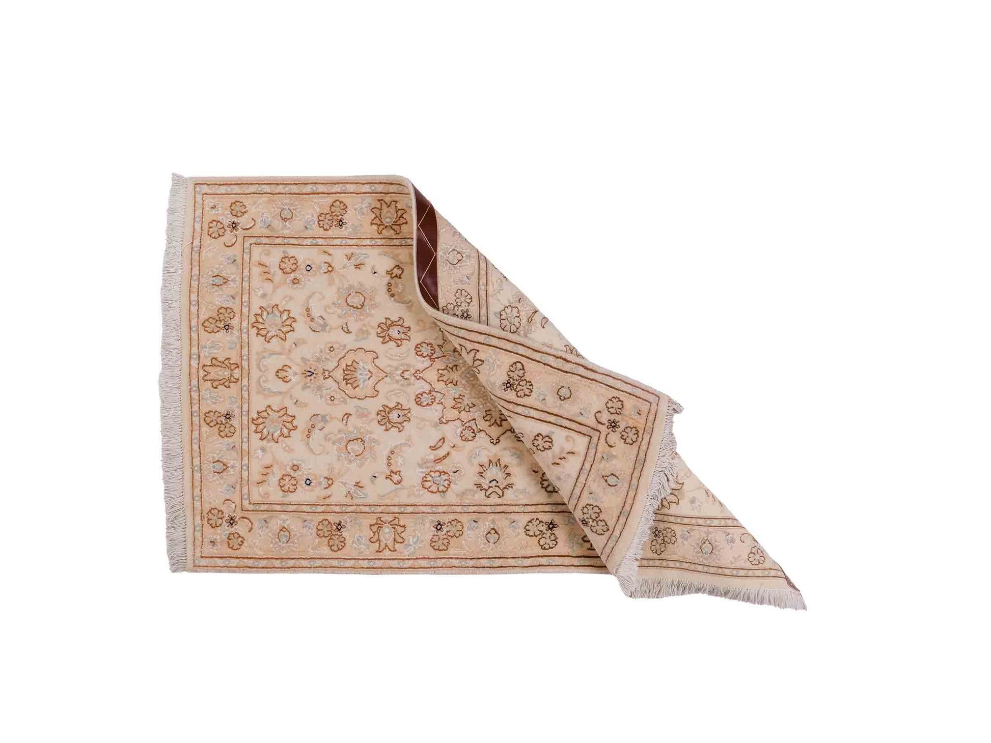 Handgeknüpfter Nain 9La Perserteppich von Khademi aus Wolle mit Seide, beige-cremeweiß. Persischer Orientteppich mit Medaillon. Von Hand geknüpft in Iran / Persien. Größe: 127 cm x 79 cm. Teppichnummer: SB3-1095 | Jupiter Intl.