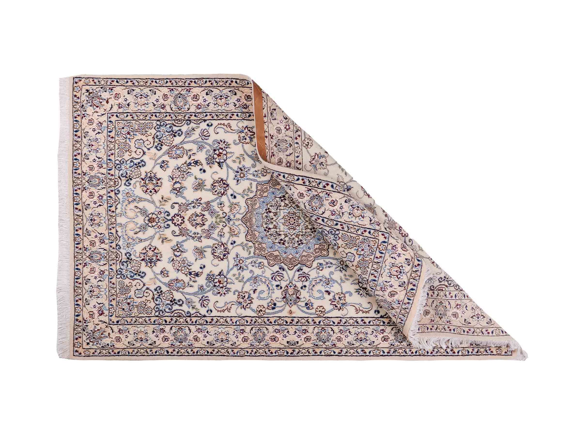 Handgeknüpfter Nain 9La Perserteppich von Khademi aus Wolle mit Seide, cremeweiß-elfenbein. Persischer Orientteppich mit Medaillon. Von Hand geknüpft in Iran / Persien. Größe: 203 cm x 130 cm. Teppichnummer: SB3-1163 | Jupiter Intl.
