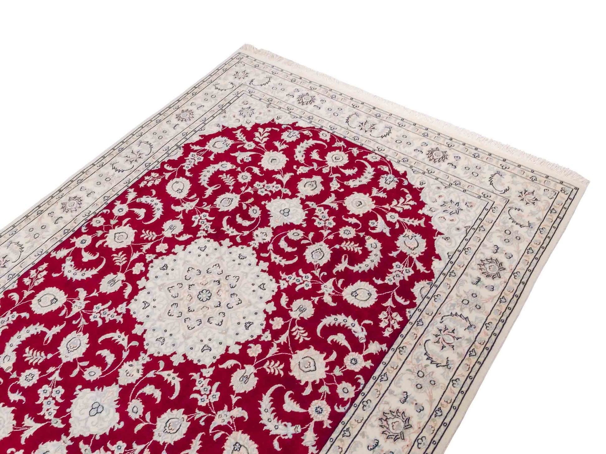 Handgeknüpfter Nain 9La Perserteppich von Khademi aus Wolle mit Seide, rot-elfenbein-weiß. Persischer Orientteppich mit Medaillon. Von Hand geknüpft in Iran / Persien. Größe: 208 cm x 150 cm. Teppichnummer: SB3-1126 | Jupiter Intl.