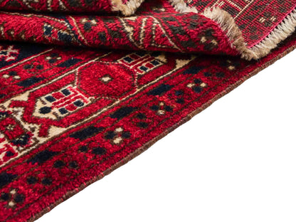 Antiker, handgeknüpfter, afghanischer Belutsch Nomadenteppich aus Wolle von Khademi. Größe: 109 x 85 cm. Farbe: Rot. Verkauf durch JUPITER Intl.