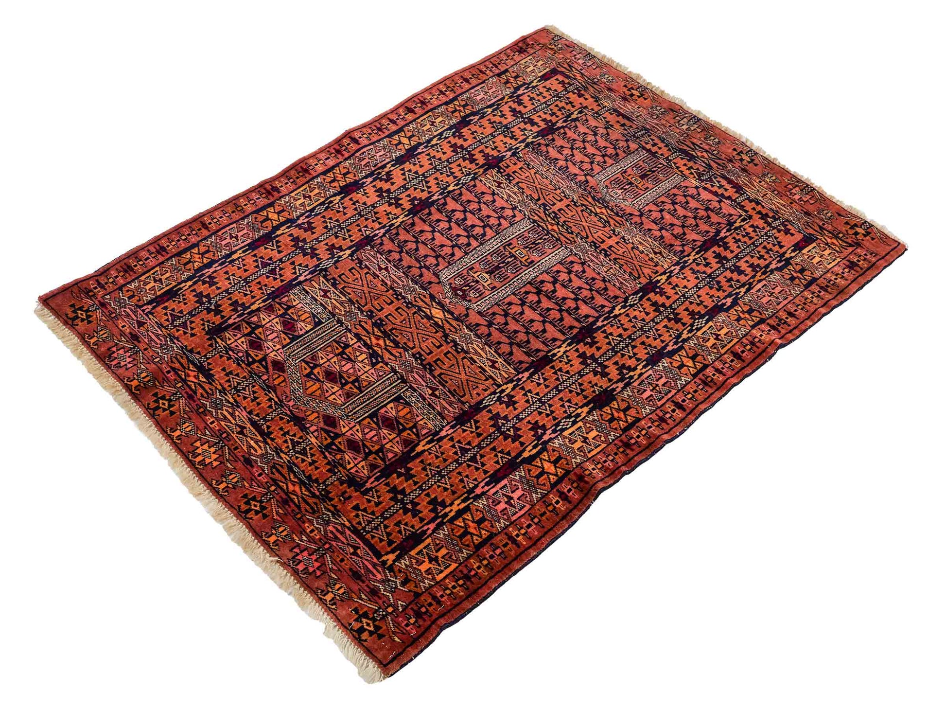 Antiker, handgeknüpfter, afghanischer Belutsch Nomadenteppich aus Wolle von Khademi. Größe: 121 x 90 cm. Farbe: Braun, orange. Verkauf durch JUPITER Intl.