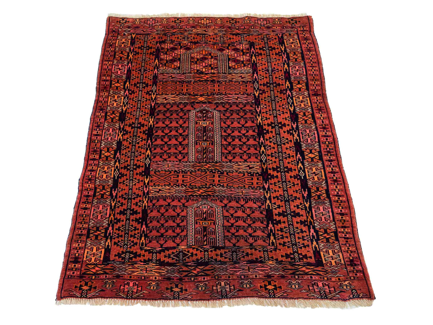Antiker, handgeknüpfter, afghanischer Belutsch Nomadenteppich aus Wolle von Khademi. Größe: 121 x 90 cm. Farbe: Braun, orange. Verkauf durch JUPITER Intl.