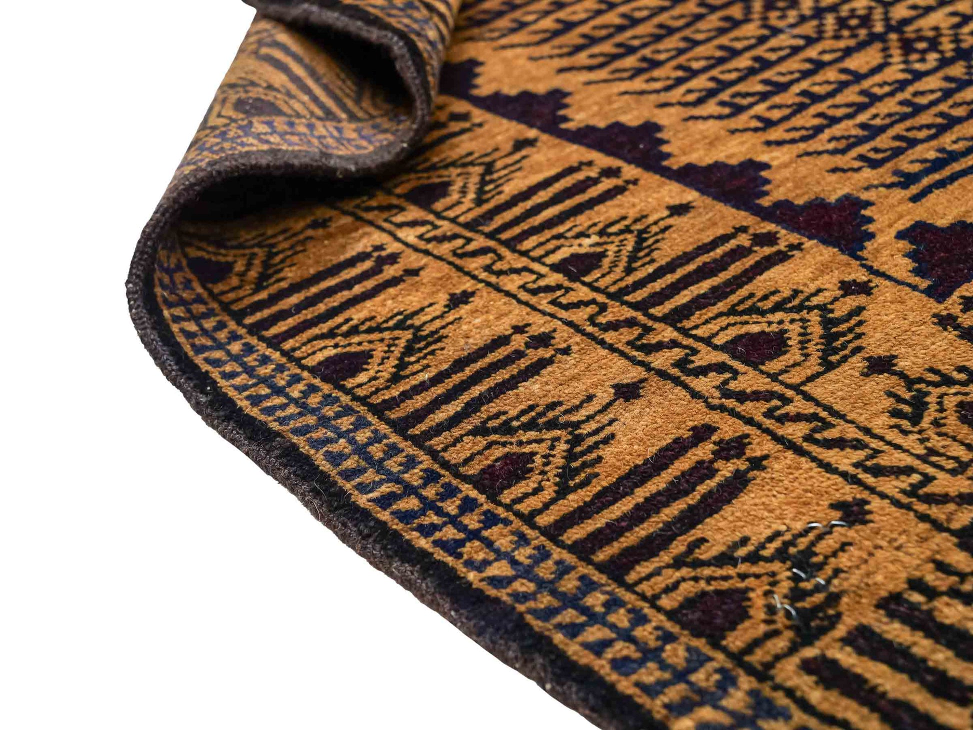 Antiker, handgeknüpfter, afghanischer Belutsch Nomadenteppich aus Wolle von Khademi. Größe: 123 x 80 cm. Farbe: Gold, beige, braun. Verkauf durch JUPITER Intl.