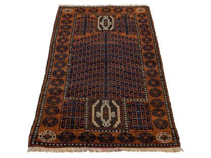 Antiker, handgeknüpfter, afghanischer Belutsch Nomadenteppich aus Wolle von Khademi. Größe: 131 x 86 cm. Farbe: Braun, blau. Verkauf durch JUPITER Intl.