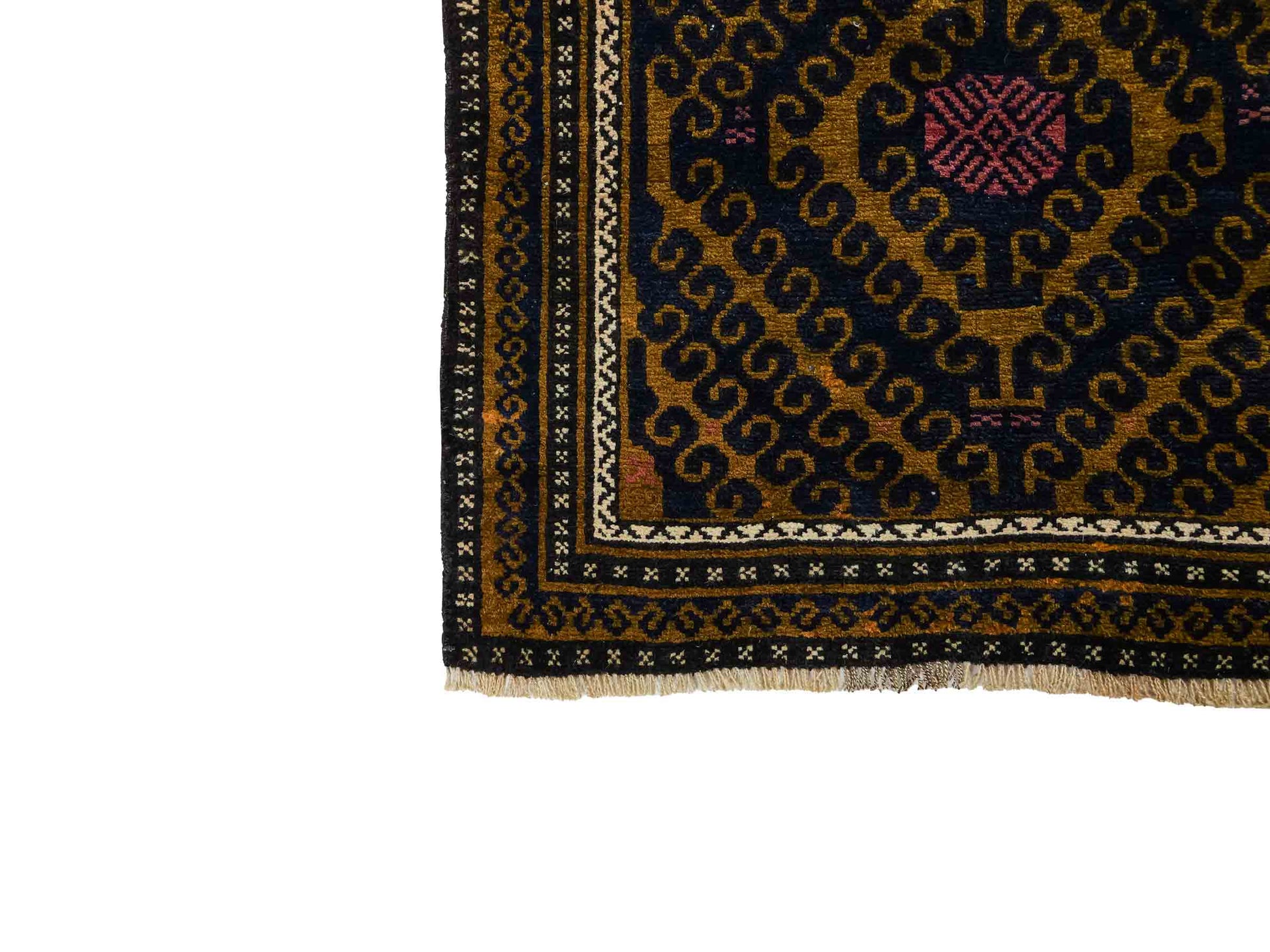 Antiker, handgeknüpfter, afghanischer Belutsch Nomadenteppich aus Wolle von Khademi. Größe: 136 x 80 cm. Farbe: Blau, gold. Verkauf durch JUPITER Intl.