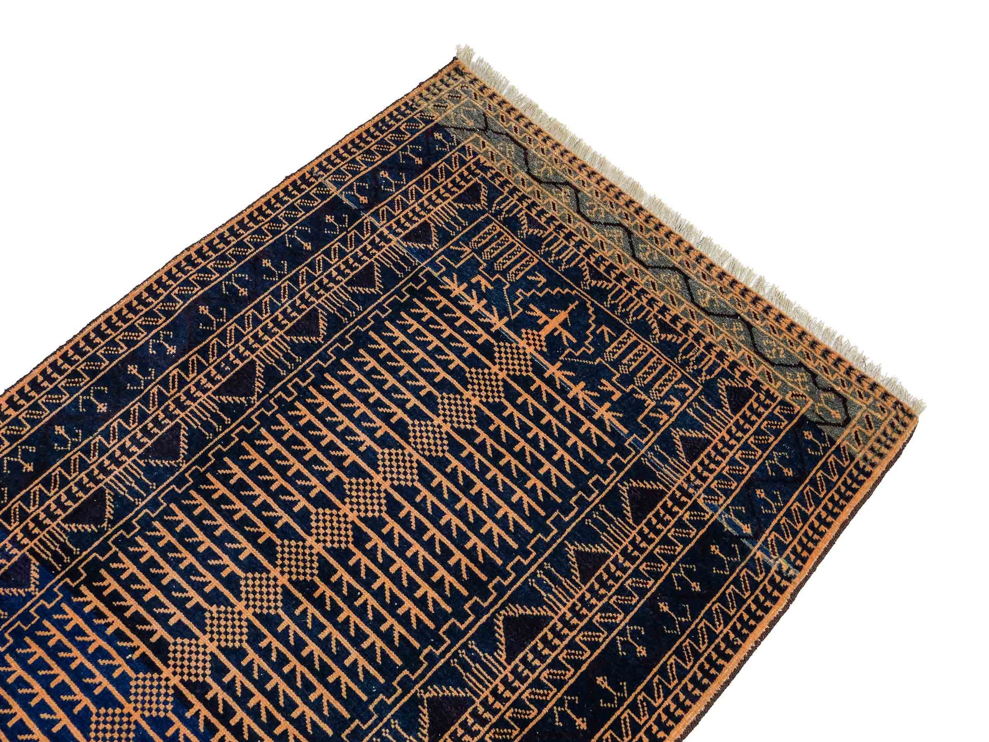 Antiker, handgeknüpfter, afghanischer Belutsch Nomadenteppich aus Wolle von Khademi. Größe: 139 x 89 cm. Farbe: Blau, gold. Verkauf durch JUPITER Intl.