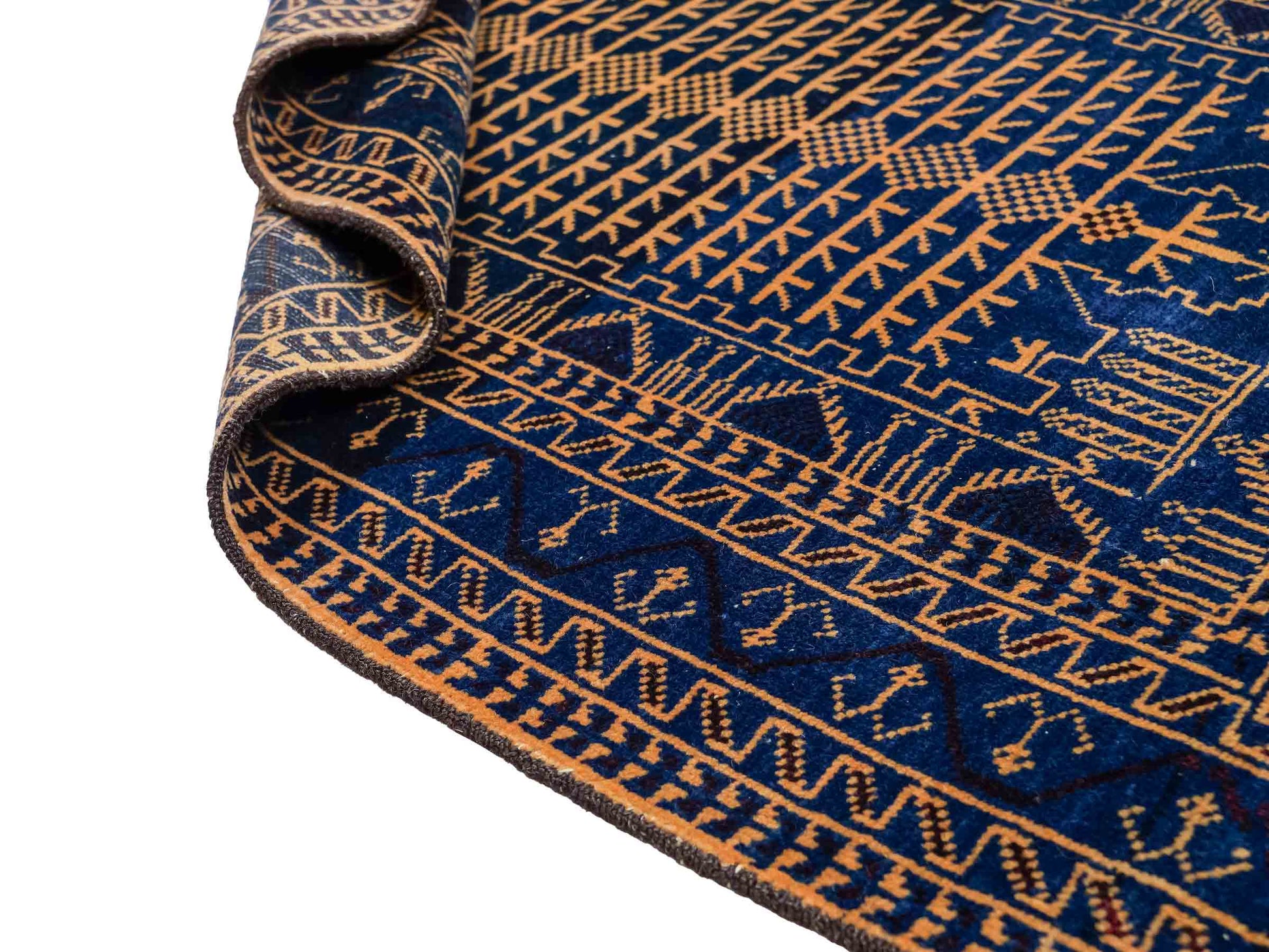 Antiker, handgeknüpfter, afghanischer Belutsch Nomadenteppich aus Wolle von Khademi. Größe: 139 x 89 cm. Farbe: Blau, gold. Verkauf durch JUPITER Intl.