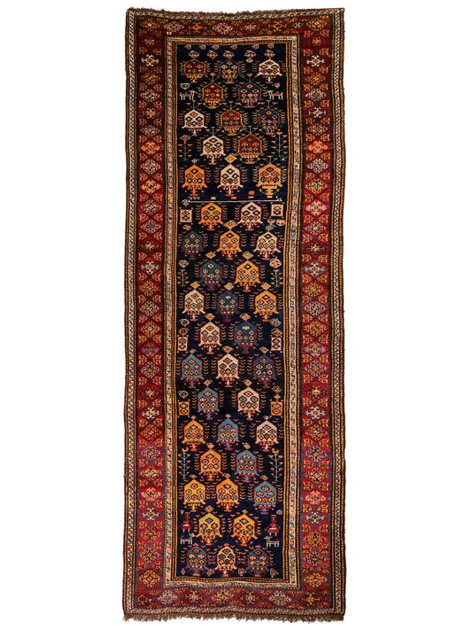 Sehr feiner, handgeknüpfter, antiker, persischer Ghashghai Nomadenteppich aus Wolle von Khademi. Farbe: Blau, rot, beige, cremeweiß. Größe: 346 x 115 cm. Form: Läufer. Vertrieb durch JUPITER Intl.