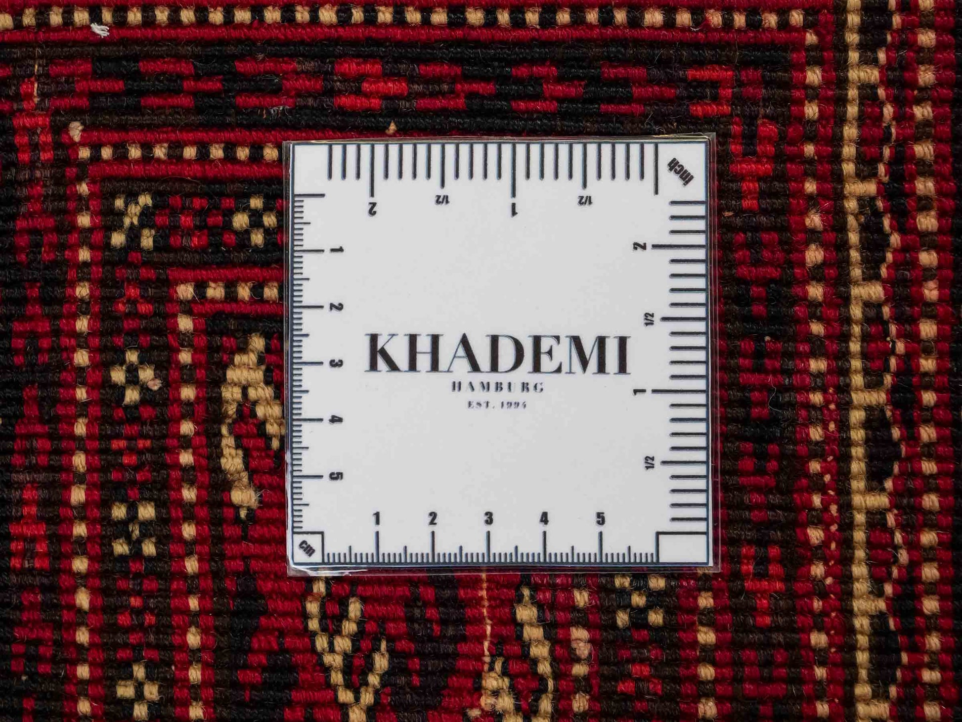 Handgeknüpfter, afghanischer Turkaman Nomadenteppich aus Wolle von Khademi. Größe: 180 x 130 cm. Farbe: Rot. Verkauf durch JUPITER Intl.