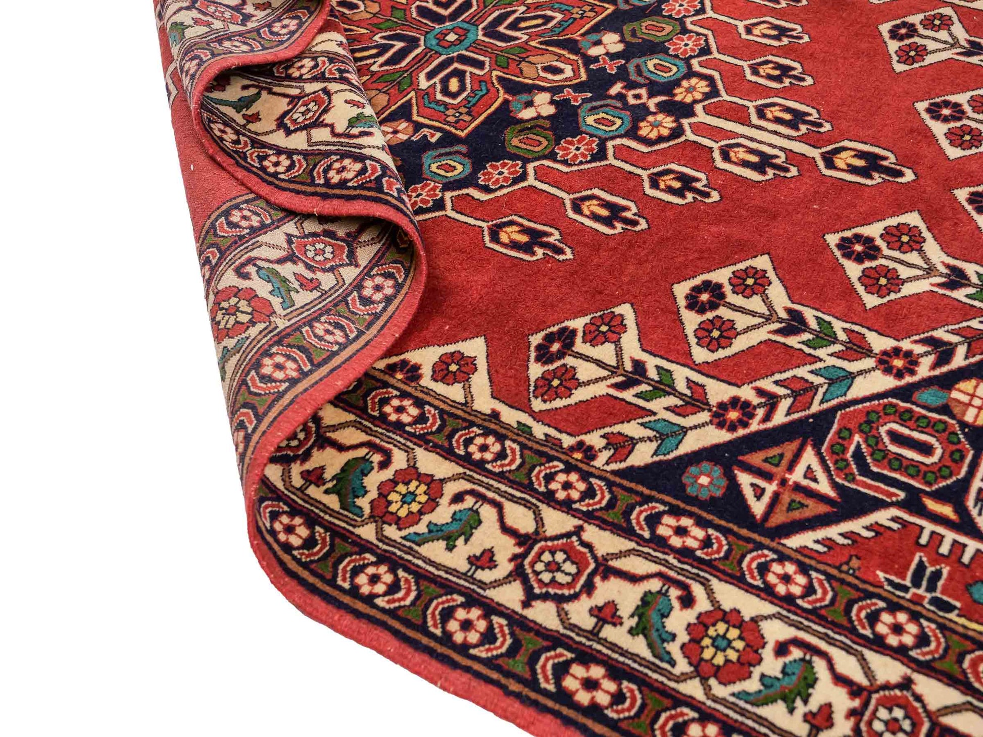 Handgeknüpfter, afghanischer Turkaman Nomadenteppich aus Wolle von Khademi. Größe: 201 x 127 cm. Farbe: Rot, cremeweiß. Verkauf durch JUPITER Intl.