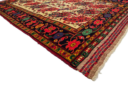 Feiner, handgeknüpfter, antiker Afghan Wollteppich von Khademi. Größe: 168 x 123 cm. Farbe: Cremeweiß, beige, blau, rot. Verkauf durch JUPITER Intl.