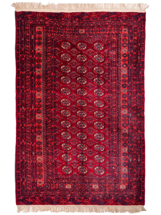 Feiner, handgeknüpfter Afghan Mauri Wollteppich mit Seidenkette von Khademi. Größe: 169 x 113 cm. Farbe: Rot, blau. Verkauf durch JUPITER Intl.