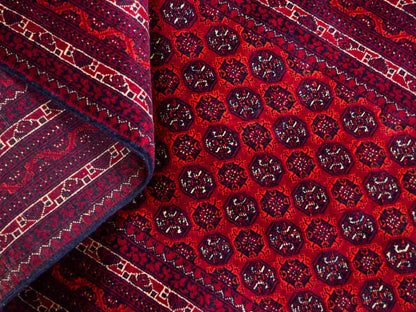 Feiner, handgeknüpfter Afghan Mauri Wollteppich von Khademi. Größe: 196 x 79 cm. Farbe: Rot, blau. Verkauf durch JUPITER Intl.