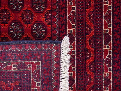 Feiner, handgeknüpfter Afghan Mauri Wollteppich von Khademi. Größe: 196 x 79 cm. Farbe: Rot, blau. Verkauf durch JUPITER Intl.