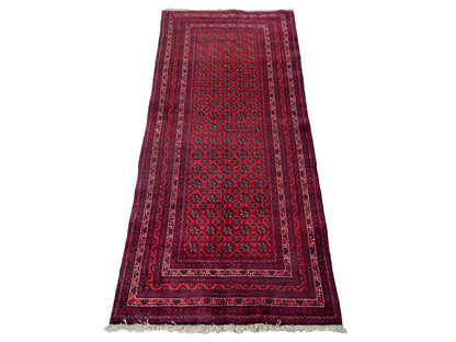 Feiner, handgeknüpfter Afghan Mauri Wollteppich von Khademi. Größe: 196 x 79 cm. Farbe: Rot, blau. Verkauf durch JUPITER Intl.