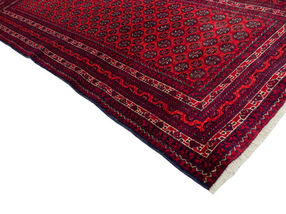 Feiner, handgeknüpfter Afghan Mauri Wollteppich von Khademi. Größe: 196 x 79 cm. Farbe: Rot, blau. Verkauf durch JUPITER Intl.