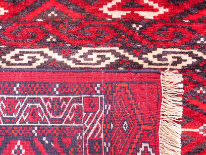 Feiner, handgeknüpfter Afghan Wollteppich von Khademi. Größe: 165 x 90 cm. Farbe: Rot. Verkauf durch JUPITER Intl.