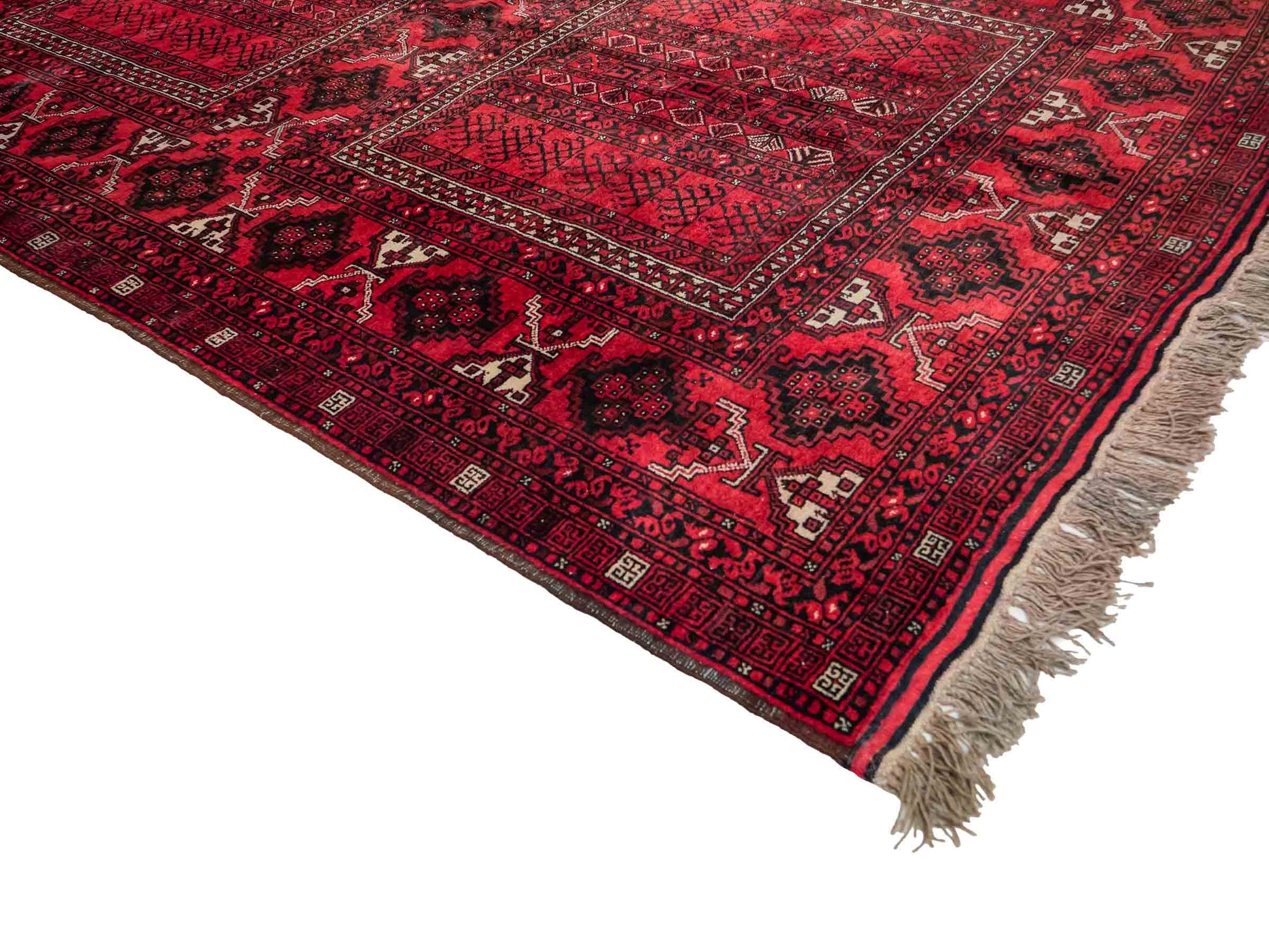 Feiner, handgeknüpfter Afghan Wollteppich von Khademi. Größe: 235 x 156 cm. Farbe: Rot. Verkauf durch JUPITER Intl.